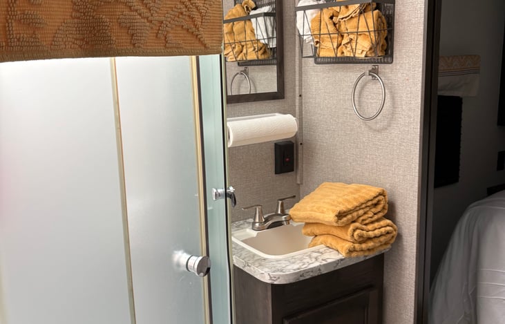 Sink & Shower.