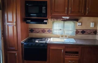 25' JAY FLIGHT SLEEPS 6 COMES FULLY STOCKED