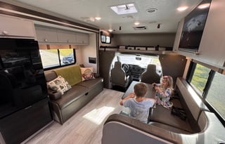 2026 31ft Coachmen 29KB - Sleeps 8