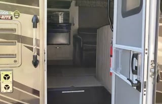 PRISTINE PARADISE-2017 Sunseeker 2860DS