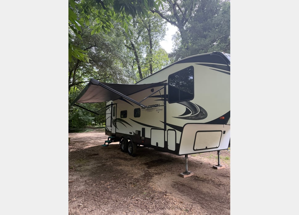 Fifth Wheel rentals in Brookhaven