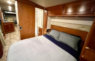 Get Out of Town 2018 Winnebago Sunstar 31BE