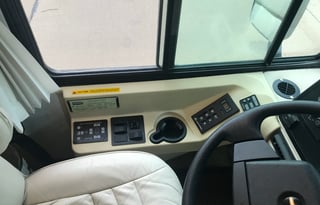 04 Winnebago Journey (A great rolling vacation)