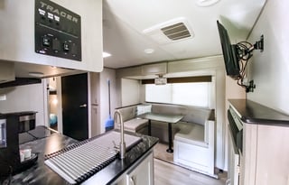 The Gambler 2022 Prime Time RV Tracer 235BH