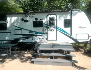 Coachmen RV Freedom Express Ultra Lite 257BHS