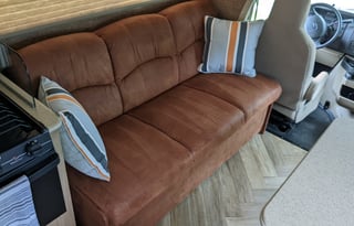 Free Wifi | Easy to Drive | Sleeps 7 | Big Battery