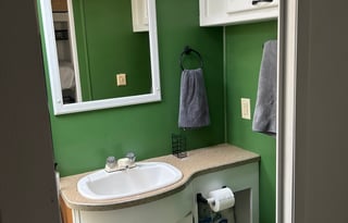 Earth Trekker 35’ Motorcoach for 8