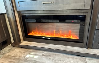 Brand New Glamping 5th Wheel- No Towing Necessary