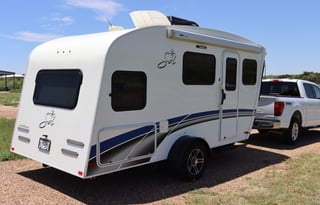 Easy to tow modern camper