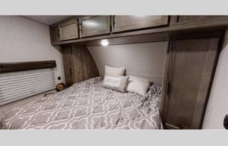 Family friendly,  Pet Friendly, 2022 Toy Hauler