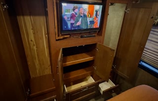 Adventure Ready RV | Sleeps 10 | Backup+Side Cams|