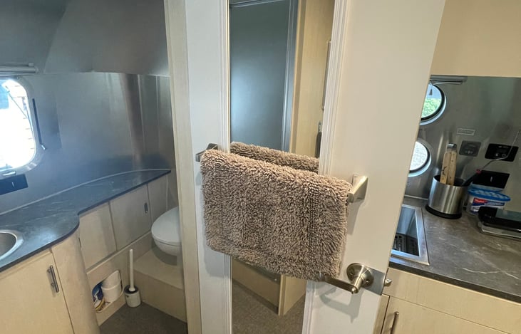 Shower mat for when showering and full size mirror
