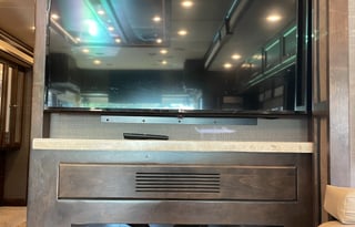 RV Sleeps 8 with 2 Bunks - Unlimted Generator Use