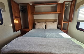 The Happy Camper (Sleeps 7 with 4 Fun Beds)