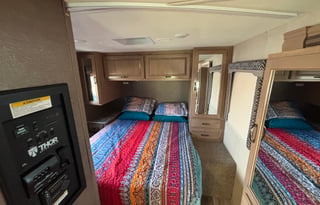"Olive" 2018 Thor Four Winds 31Y Family fun
