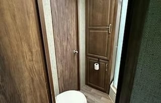 The Comfort Den - UPMI1045