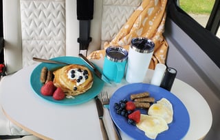 Winnebago with 2 queen beds!