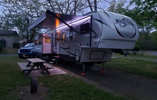 2019 Heartland Pioneer PL355 (Bunkhouse!)