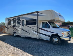 Coachmen RV Leprechaun 311FS Ford 450