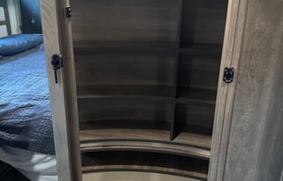 2022 Solitude 390RK  CAVA ROBLES SPECIAL