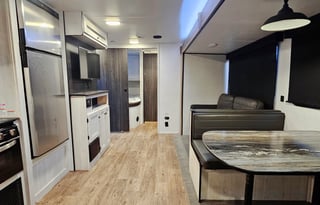 Only 99 weekday special,Sleeps 9,2 bed,1.5 bath