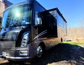 Winnebago Adventurer 34W