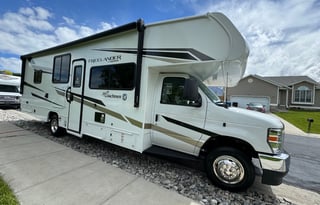 2025 31ft Coachmen 29KB - Sleeps 8