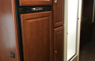 2015 Winnebago Vista 30T.