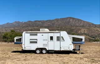 Fully Renovated Aerolite Cub Hybrid. Experience the outdoors with ease!