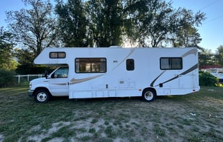 2014 majestic ford econo