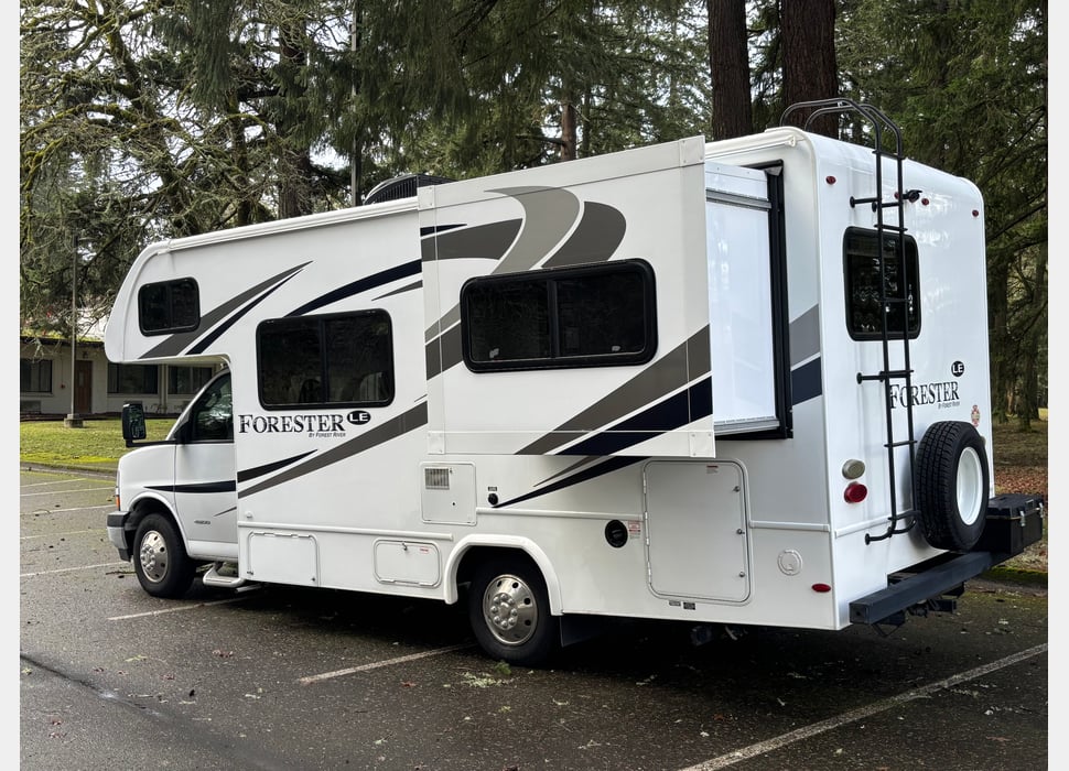 Class C Motor Home rentals in Lake Tapps