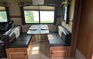 Couples Retreat & Pet Friendly Camper Rental