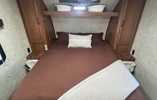 Clean Couples Camper-Delivery  or Self-Tow Option