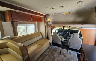 The Happy Camper (Sleeps 7 with 4 Fun Beds)