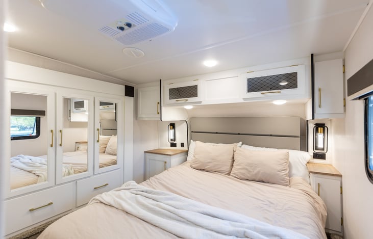 Master bedroom: Queen bed with 2 soft and 2 firm pillows.
Plenty of closet space.
Extra comforters/pillows for other rooms stored beneath the bed.