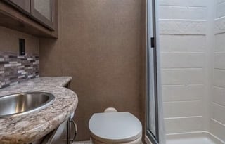 C9 Luxury Thor 10 Sleeper w 3 Bunks! 2 Slides-WiFi