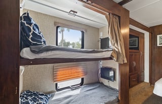 Mirada 1 | Unlimited Mileage & Generator Use