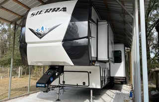 An RV With Two Full Bathrooms?  Yes Please!