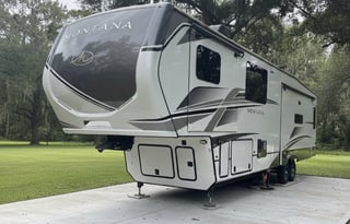 House on wheels 2024 Keystone RV Montana 3781RL
