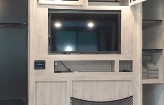 Stocked, Pet Friendly Coachmen 29' Delivery Only