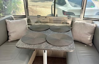 2021 Airstream Flying Cloud 23' RB Bunk