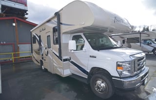NEW FOR RENT 2018 THOR MAJESTIC
