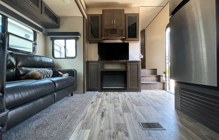 Fireplace & entertainment center