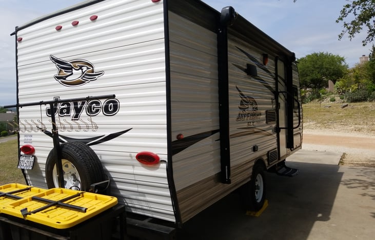 Note wet clothes hanging rack