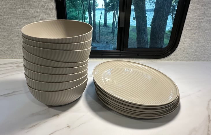 8 bowls and 8 plates