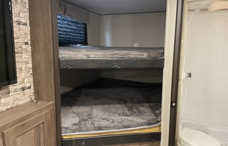 (Unit 35) Avenger with bunkbeds & outside kitchen