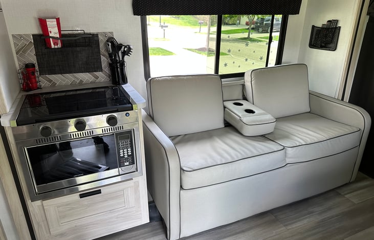 Jack knife sofa comes complete with beddding