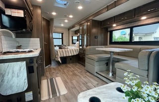 Roam & Roll: 2022 Jayco Melbourne 24L 25Ft RV
