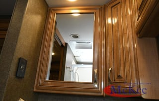 2018 Thor Motor Coach Miramar 37.1