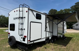(Delivery only) sleeps 10, 2 baths Sunset Trail